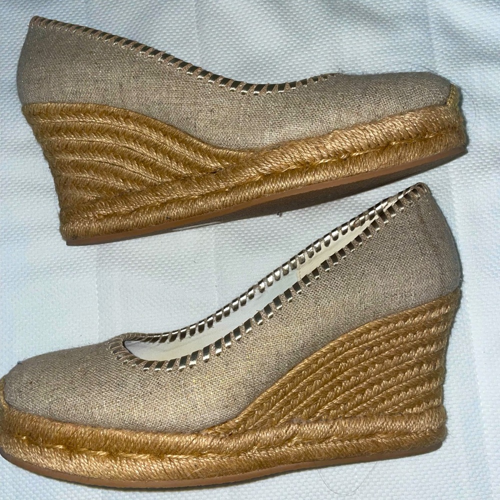 Elegant Tan Wedge Espadrilles